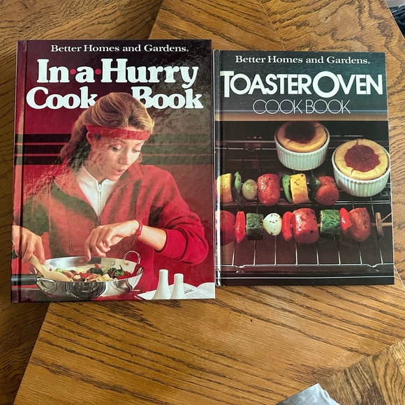 Vintage cookbooks - Picture 1 of 2